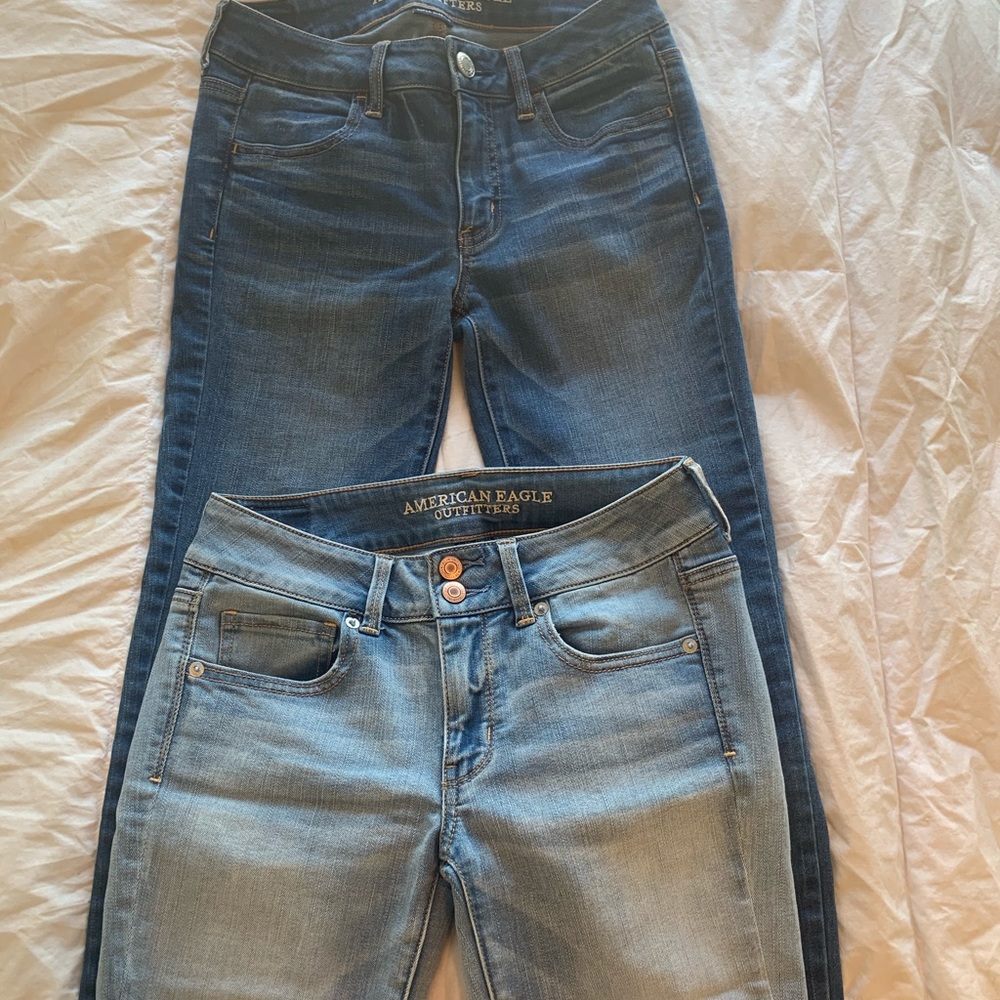 2 pairs American Eagle super stretch Jeans, size 4